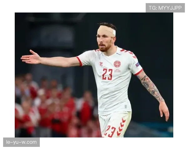 霍伊别尔：中场隐形核心持续稳健发挥，悄然主导比赛走势