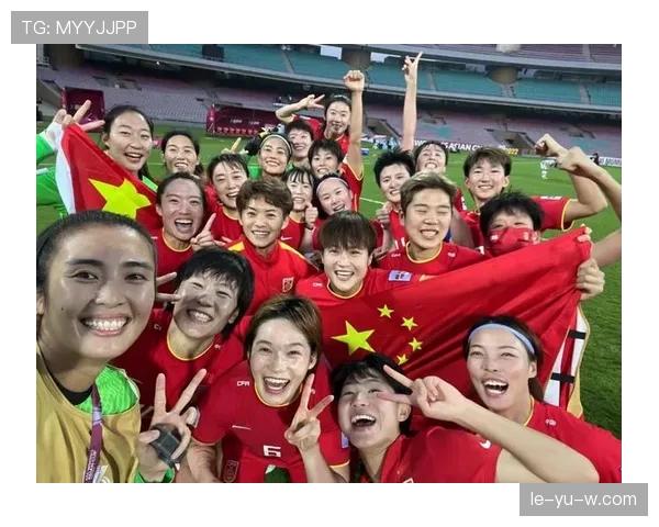 中国足球时隔22年重返决赛，历史性时刻引全民关注