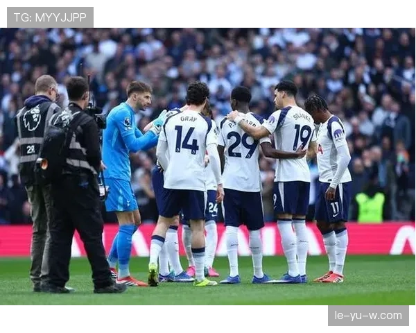 热刺进攻华丽但防守失衡的矛盾持续加剧，对争冠形势产生影响